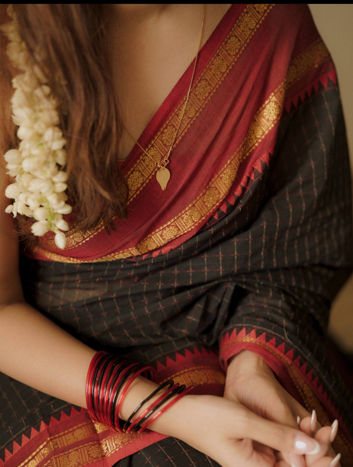 Prebooking (15-20 days) Ahaana inspired pure kanchi cotton saree in black and red combo