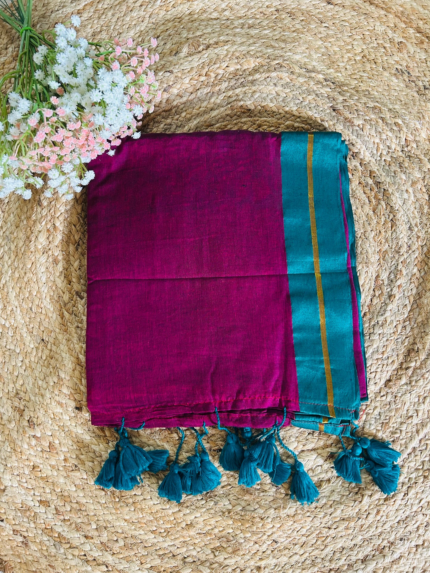 Pure authentic mul cotton saree with single zari line contrast border