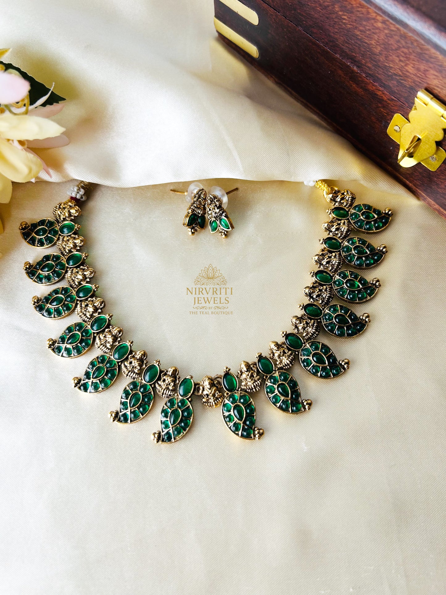Beautiful manga maala - green