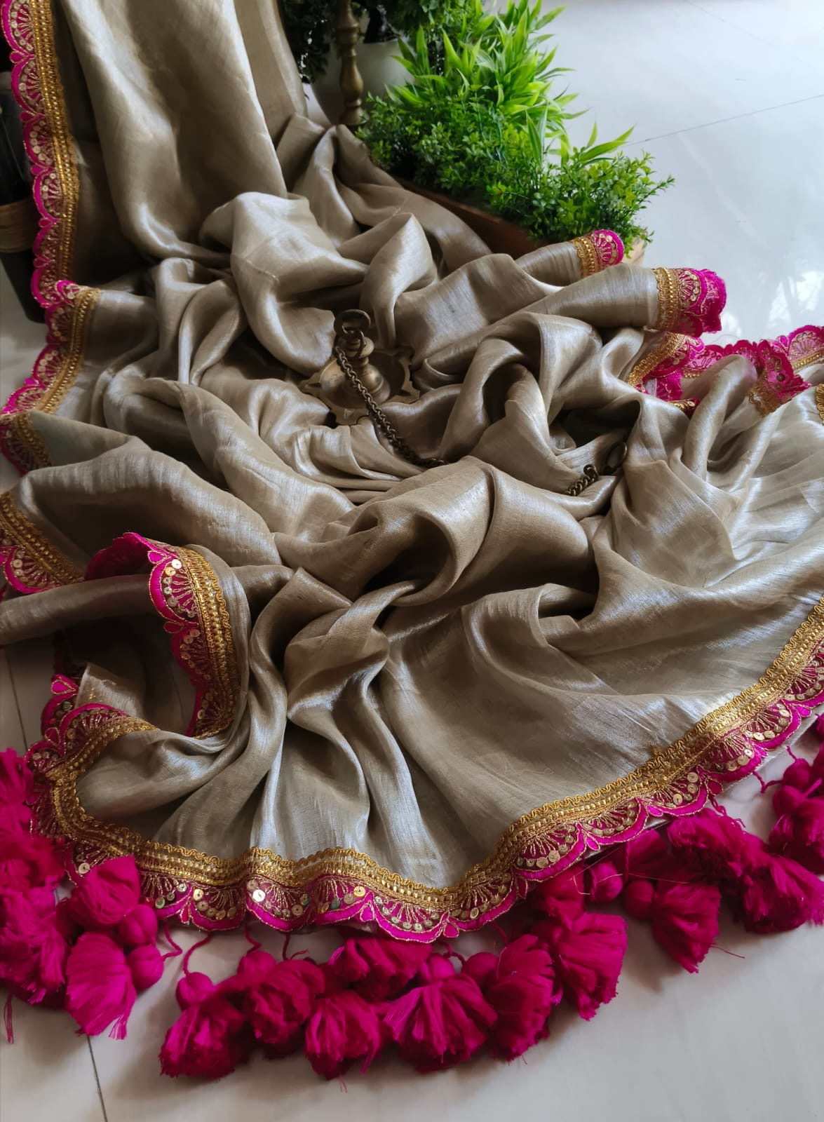 Mul tissue saree with lace border - 2