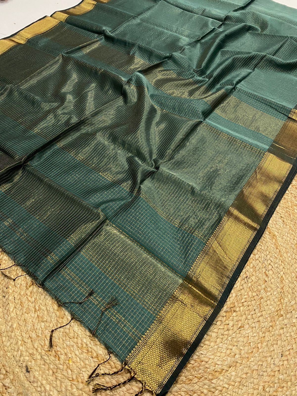Pure Maheshwari handloom checks saree