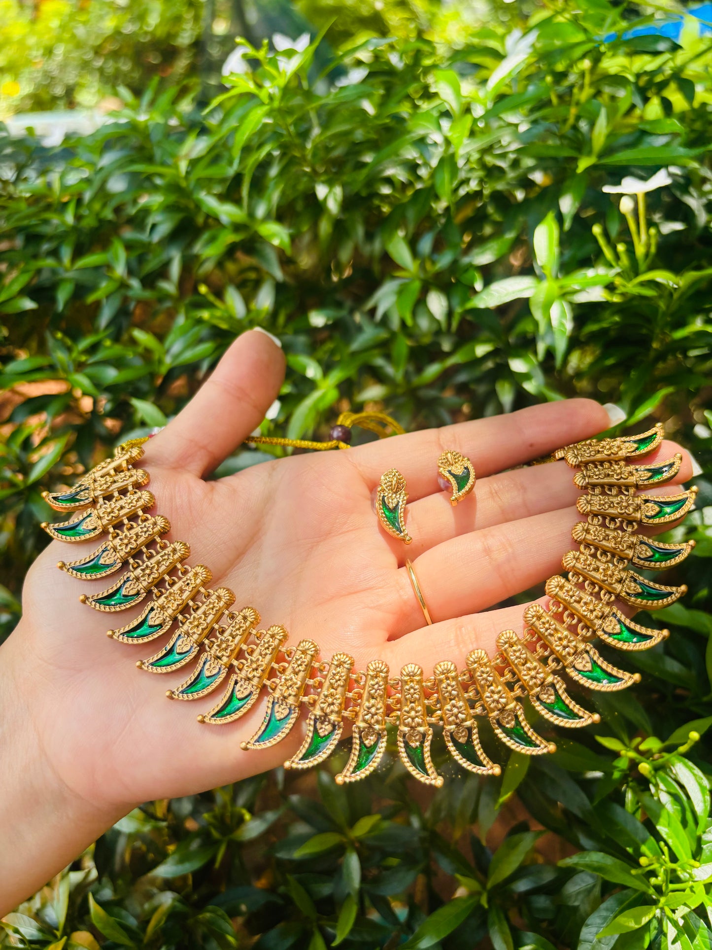 Antique Green Pulinakham Palakka Necklace Set – A timeless statement piece with an elegant antique finish and rich green detailing