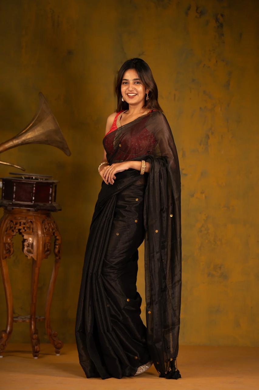 Pure mul tissue Raga saree with round sequins