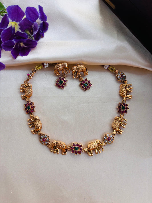 Beautiful elephant motif choker - mix