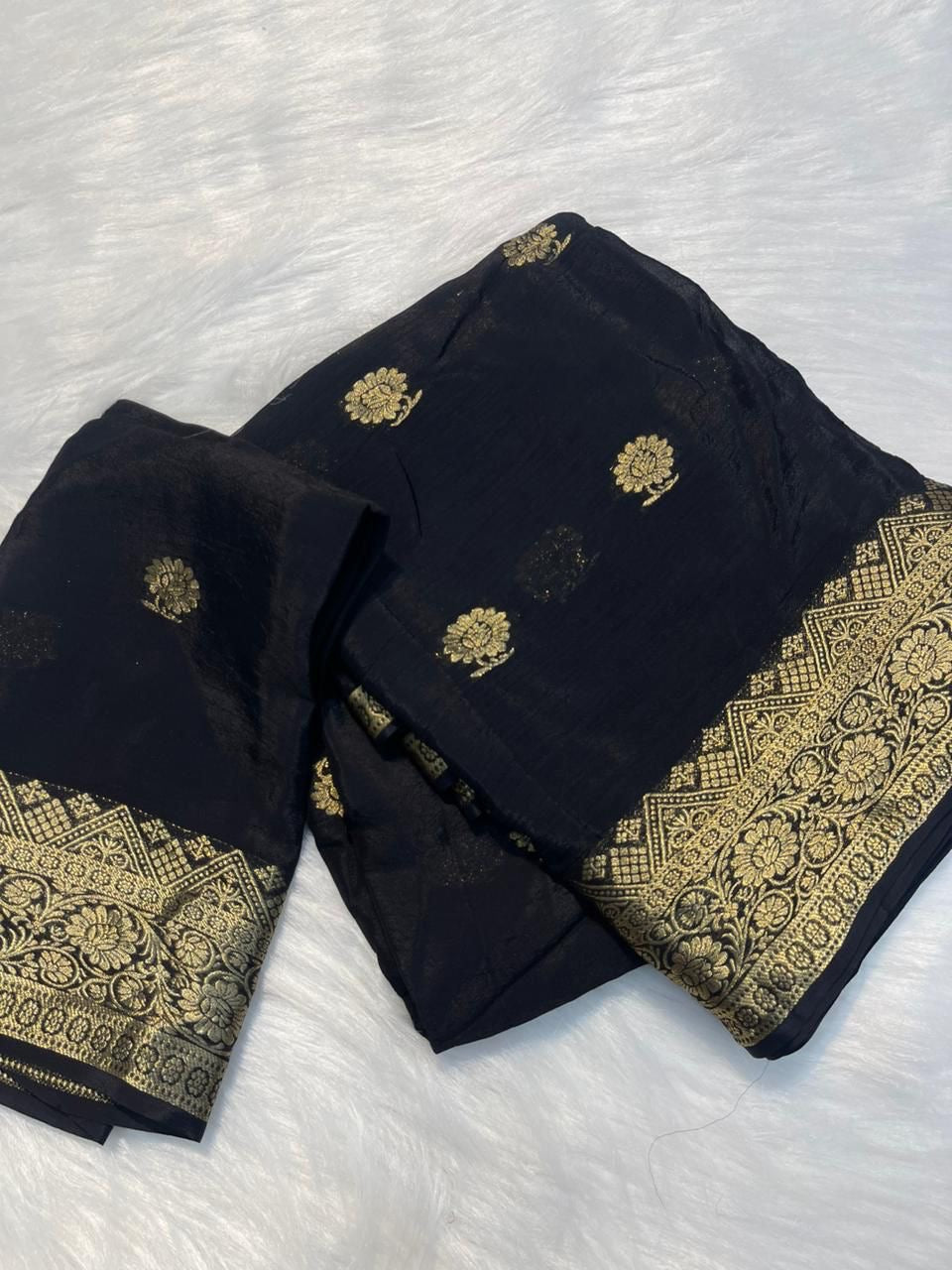 Soft viscous crepe silk with flower buttas and Banarasi border
