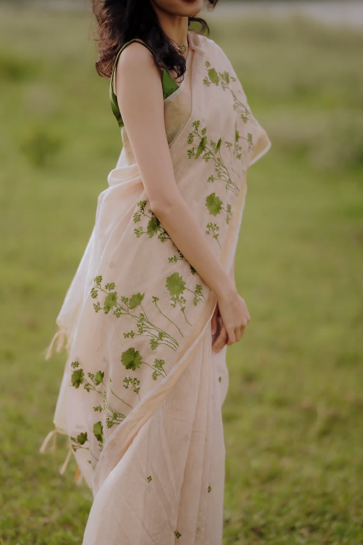 Premium tissue linen saree with beautiful embroidery