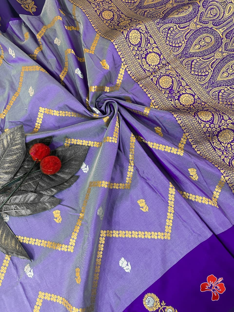Premium semi soft silk saree with zig zag design weaves