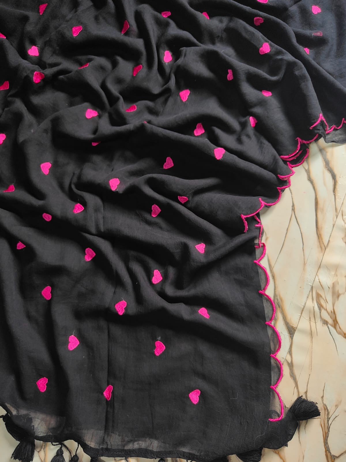Pure and authentic mul cotton sarees with heart embroidery and scalloped border
