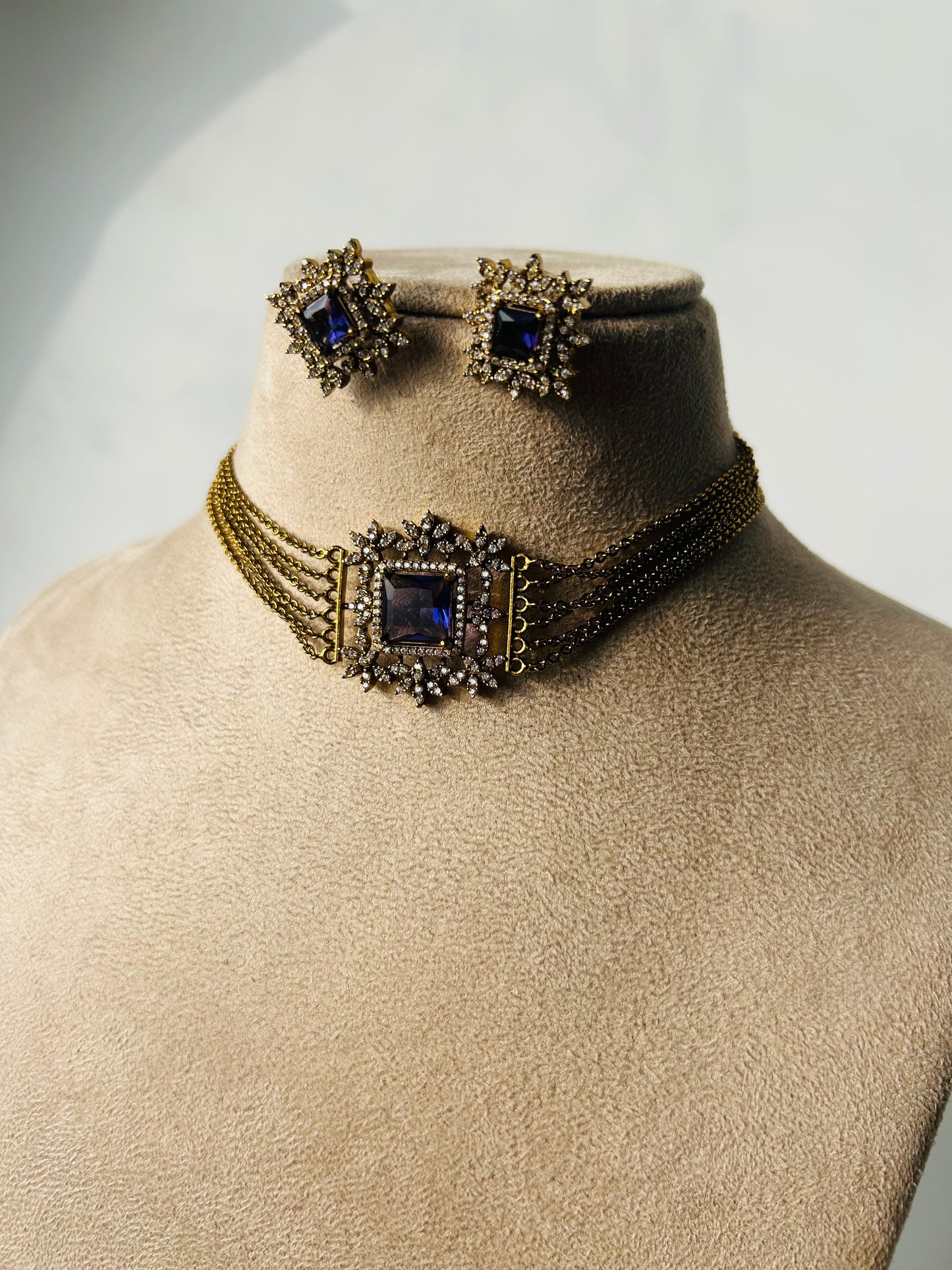 Beautiful AD Blue choker set