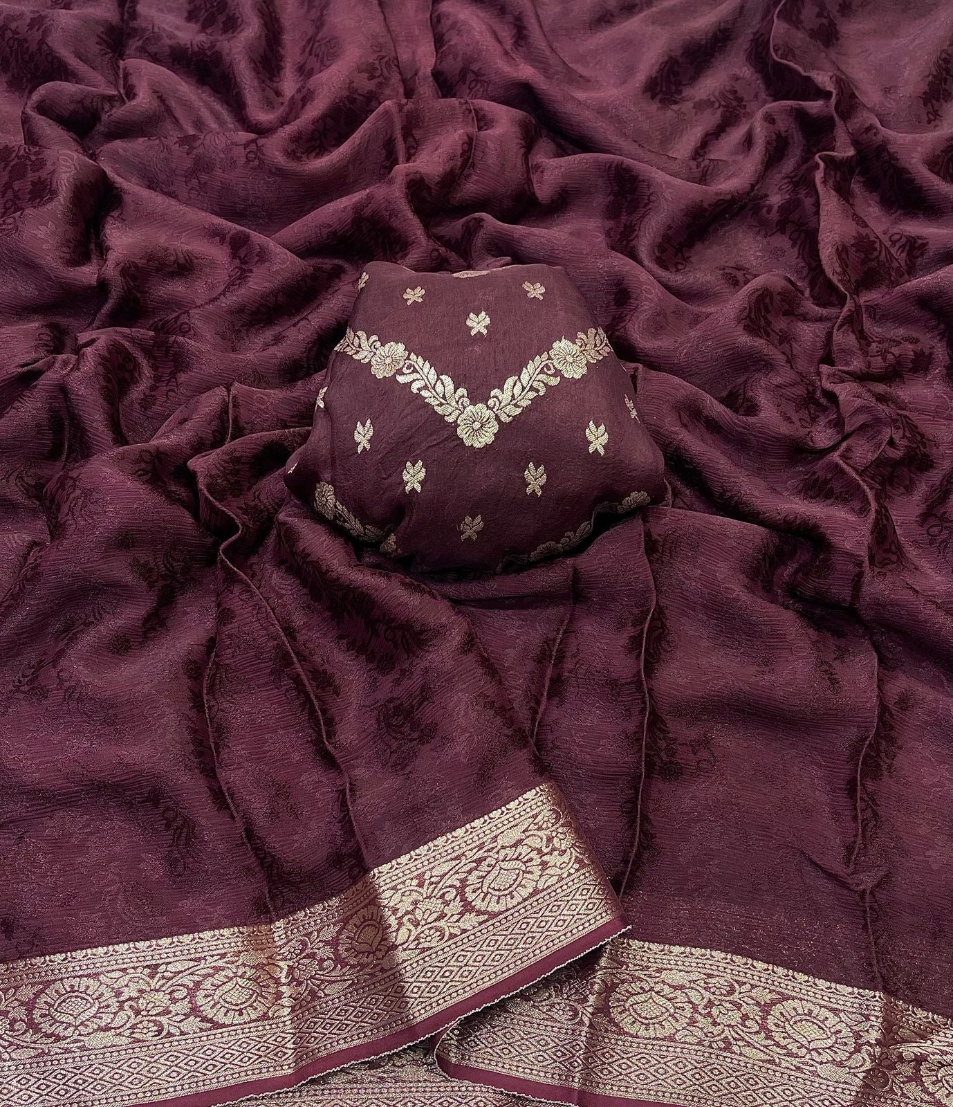 Soft viscous chinon silk with self weaving