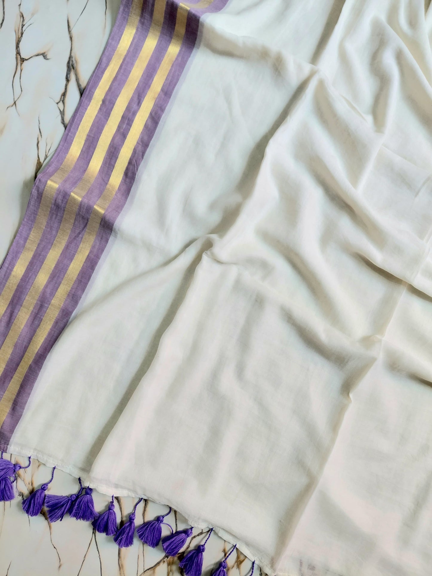 Pure authentic mul cotton saree with lavender border