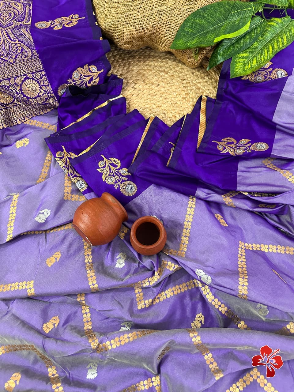 Premium semi soft silk saree with zig zag design weaves