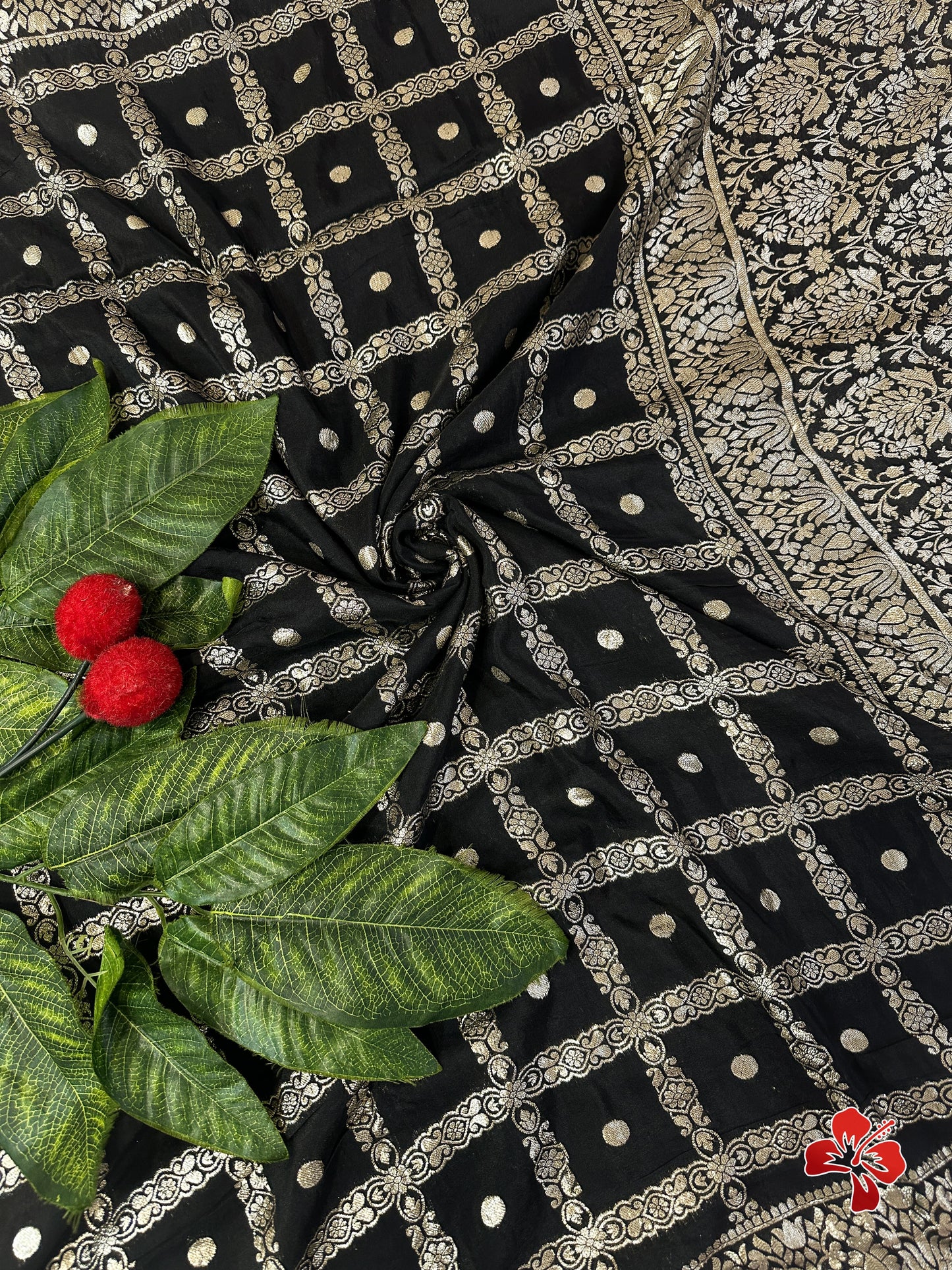 Soft munga silk saree with box checks weavings - black