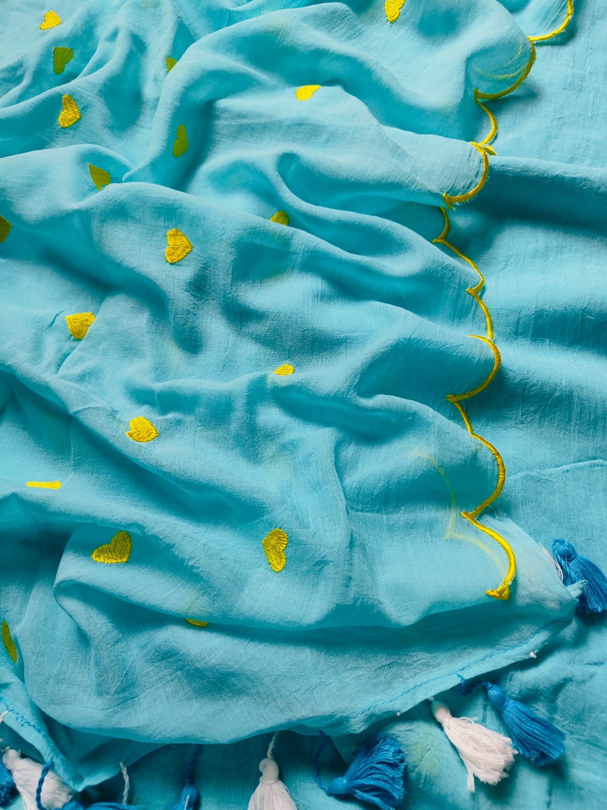 Pure and authentic mul cotton sarees with heart embroidery and scalloped border