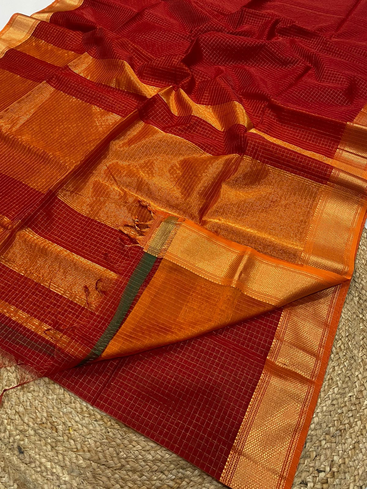 Pure Maheshwari handloom checks saree