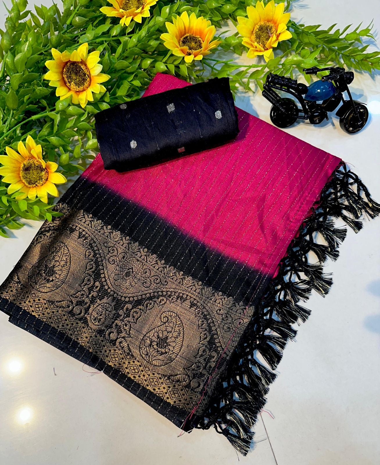 Beautiful dola silk saree with lurex linings