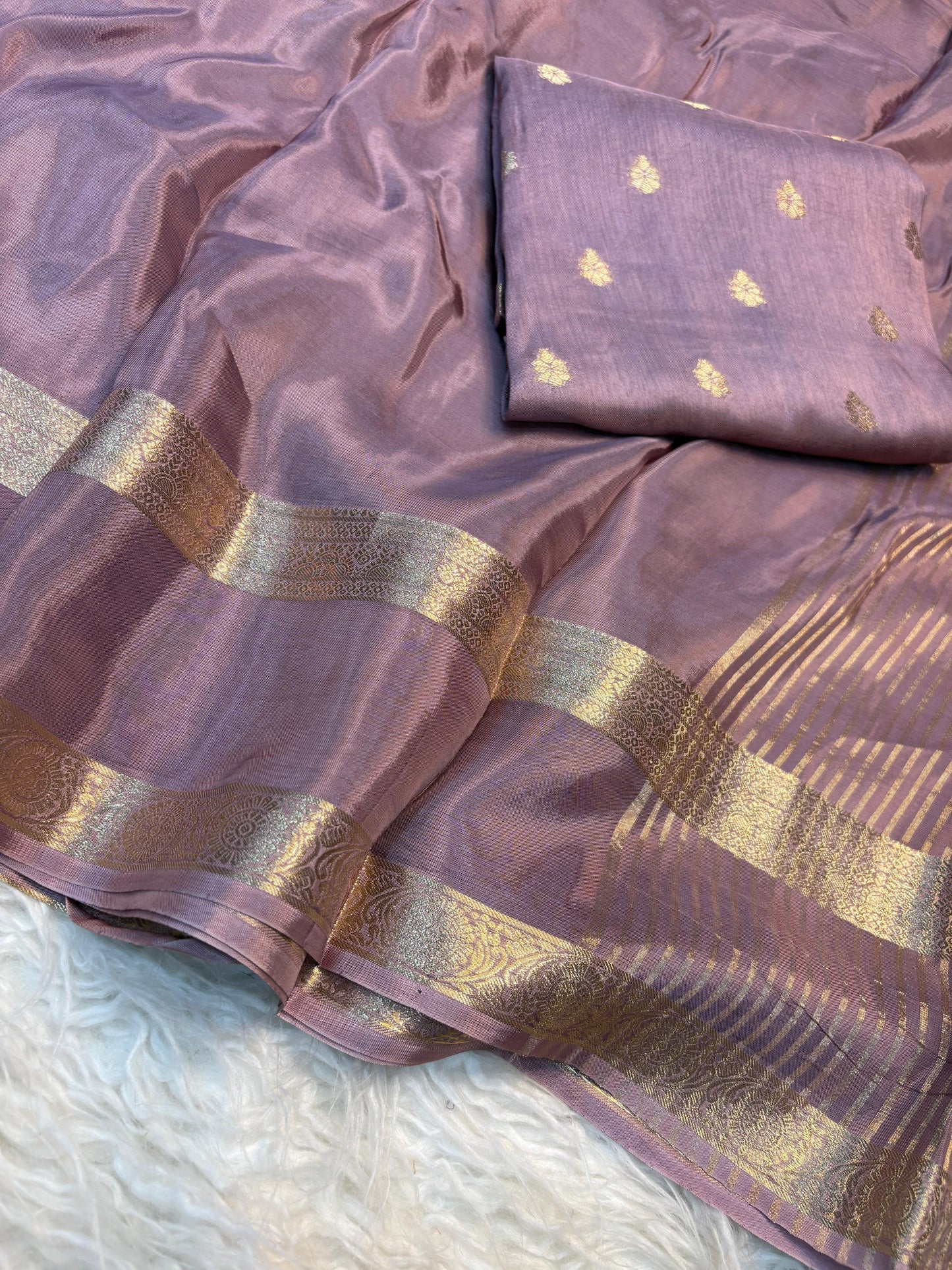 Beautiful soft viscous crape silk saree with double zari jacquard border and dola silk blouse piece