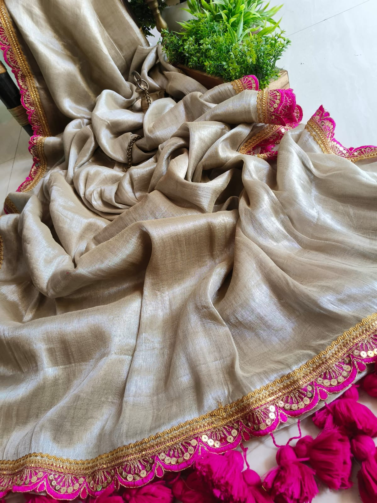 Mul tissue saree with lace border - 2