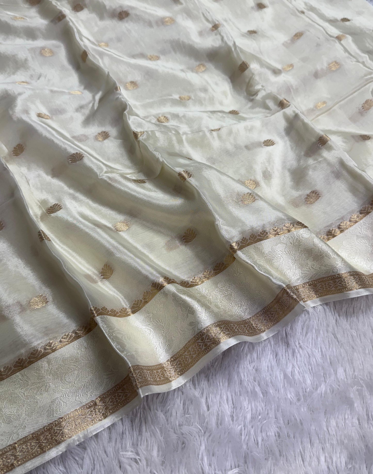 Beautiful soft viscous crepe silk - rose jacquard