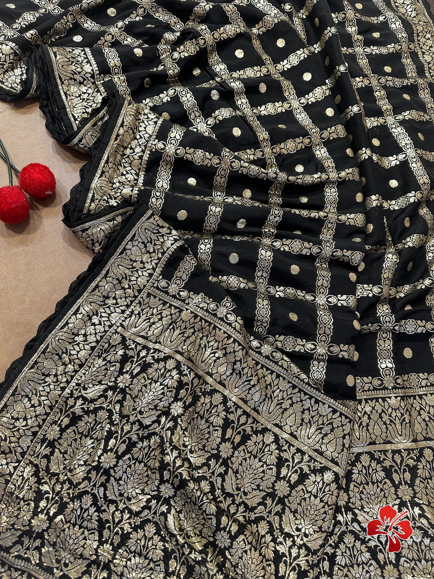 Soft munga silk saree with box checks weavings - black