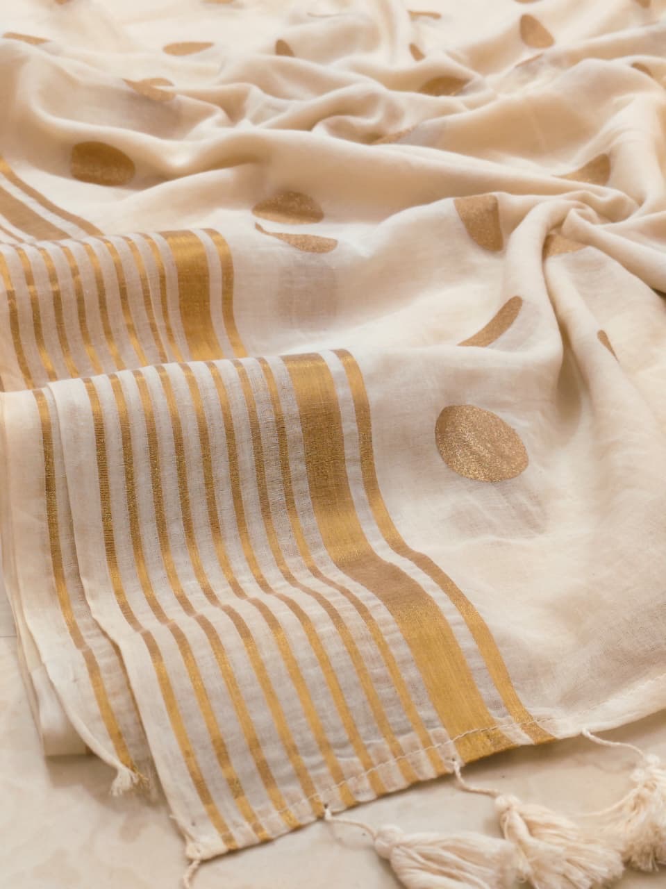 Pure authentic mul cotton saree with zari stripes border and polka body - without blouse